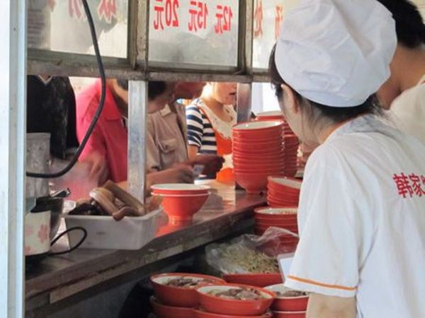 韓家牛肉湯用餐場(chǎng)景